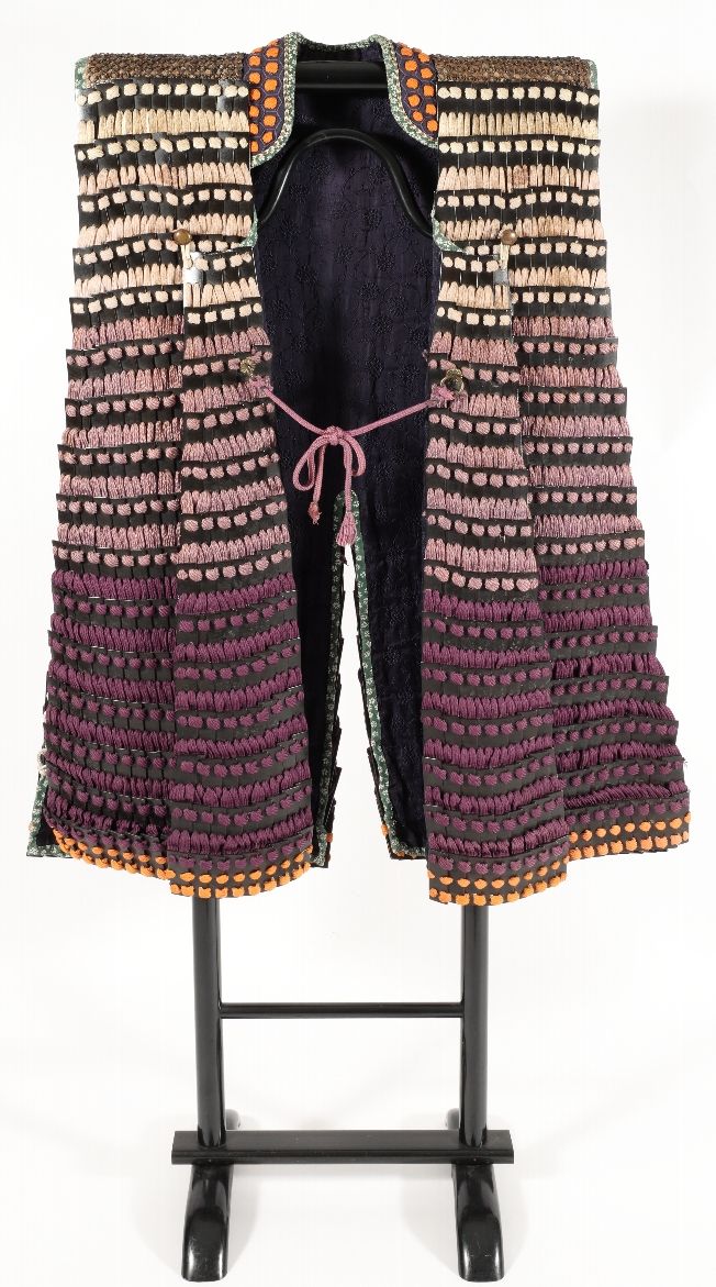 裾濃紫糸縅小札陣羽織